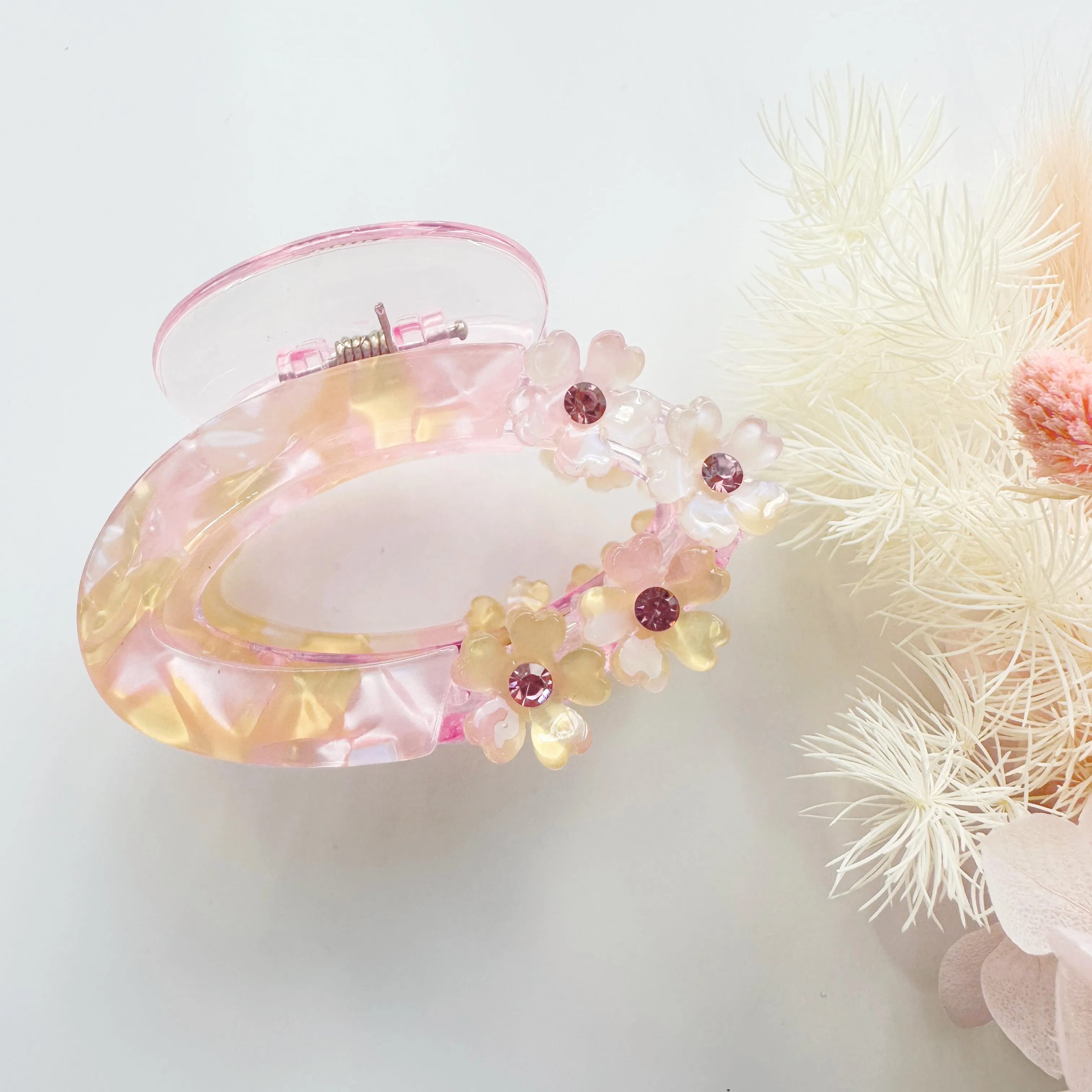 Delicate Floral Claw - Pink