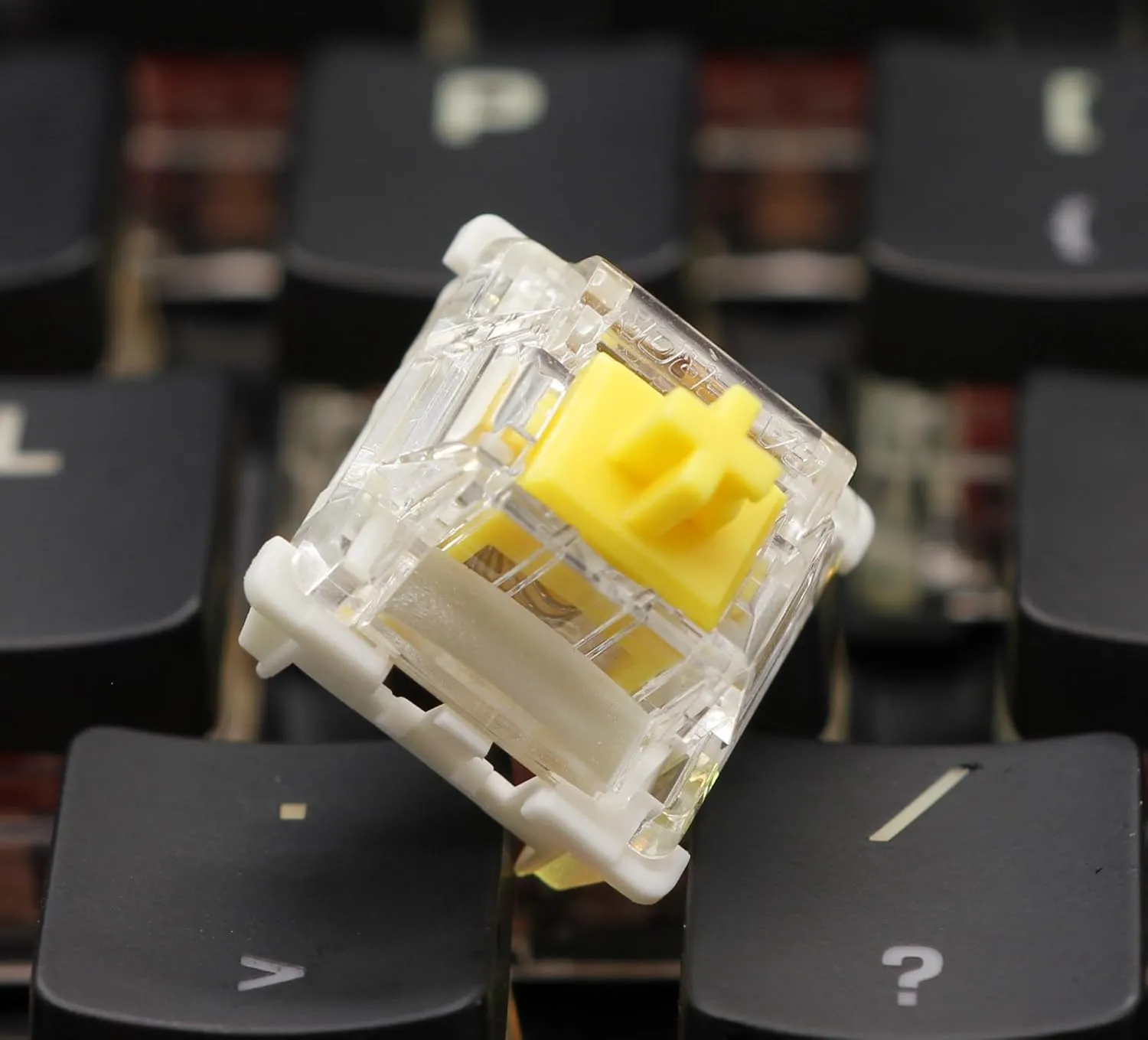 Gateron 105Pcs Pre lubed G pro V3.0 MX Mechanical Gaming Keyboard Split Tactile 50gf Switches,POM Stem Linear RGB SMD Switches 3 pin (Yellow)