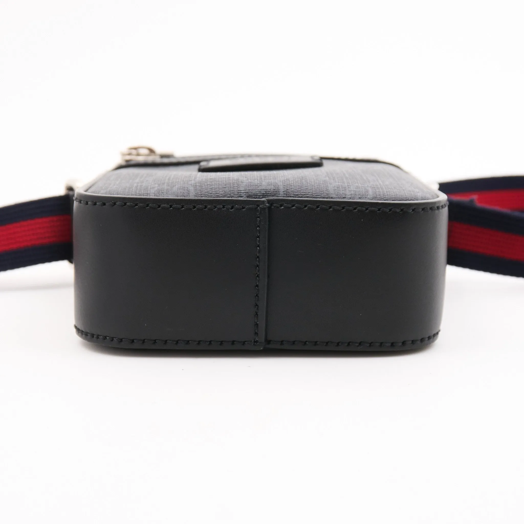 Gucci GG Supreme Small Messenger Bag